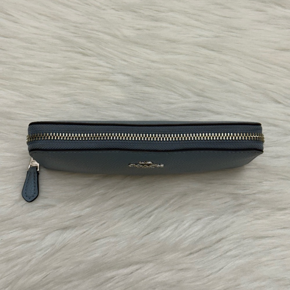 COACH - BLUE PEBBLED LEATHER LONG ZIP WALLET - Picture 5 of 16